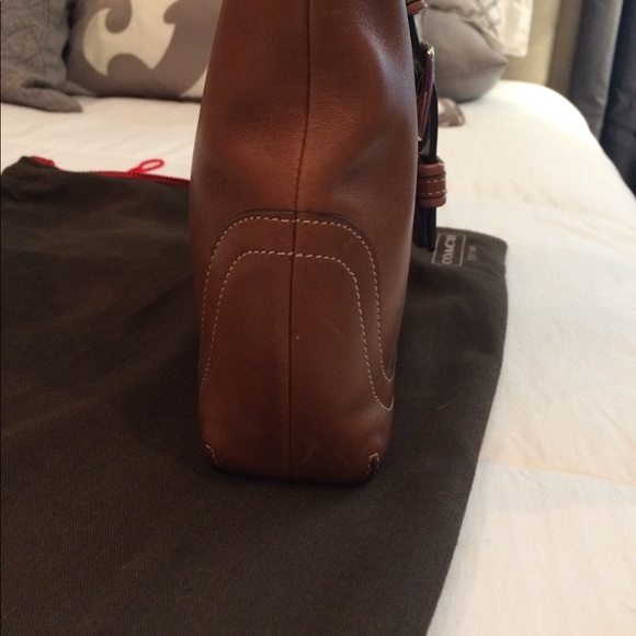 EUC, Authentic Coach shoulder bag - Picture 2 of 7